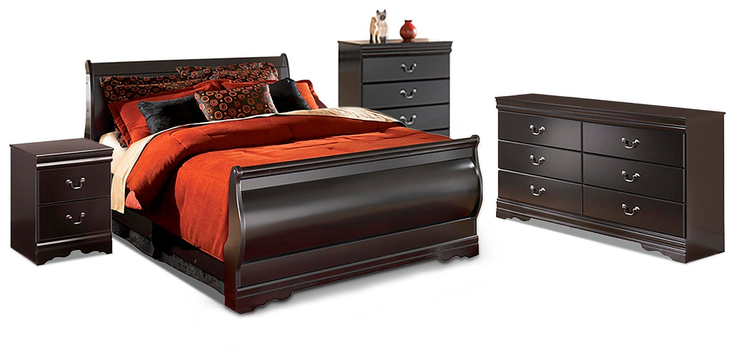 Huey Vineyard  Sleigh Bed With Mirrored Dresser And Nightstand