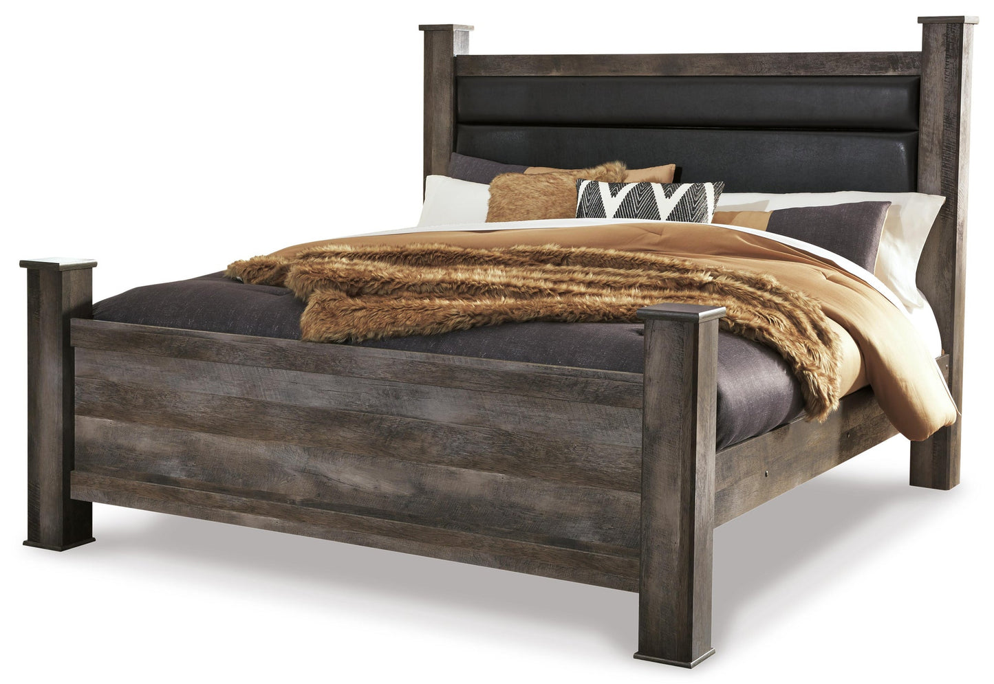 Wynnlow  Poster Bed With Mirrored Dresser