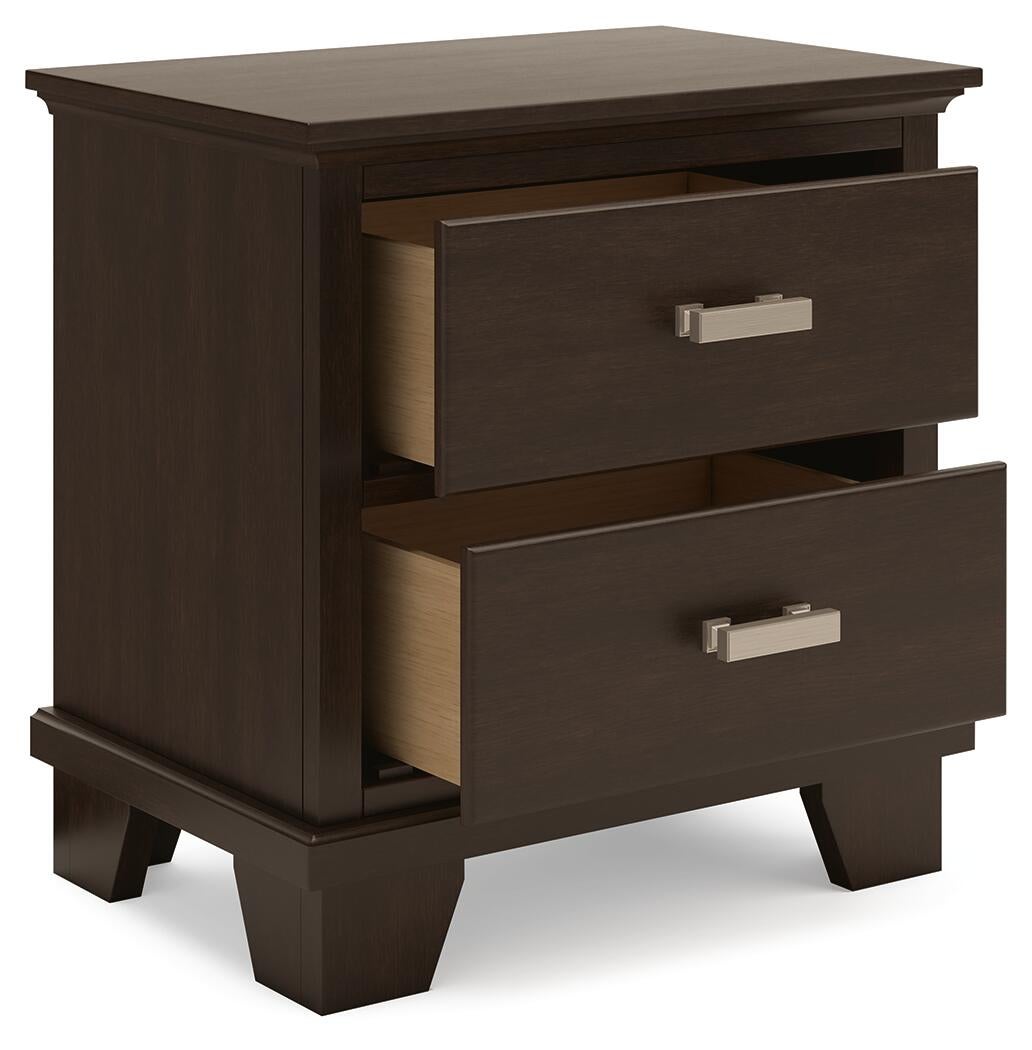 Covetown  Panel Bed With Mirrored Dresser And Nightstand