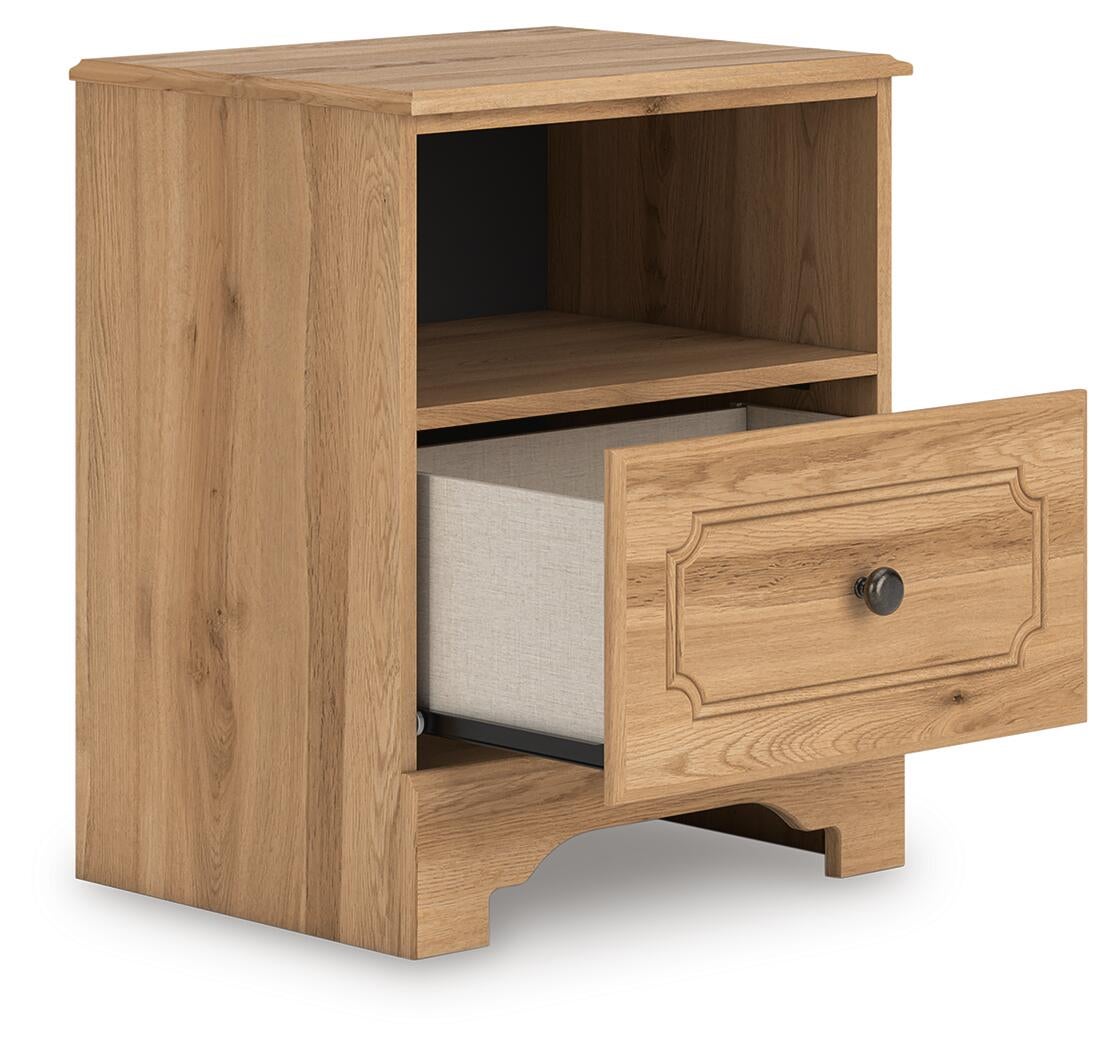 Aleaport  Panel Bed With Mirrored Dresser And Nightstand