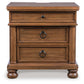 Chadworth  Poster Bed With Mirrored Dresser And Nightstand