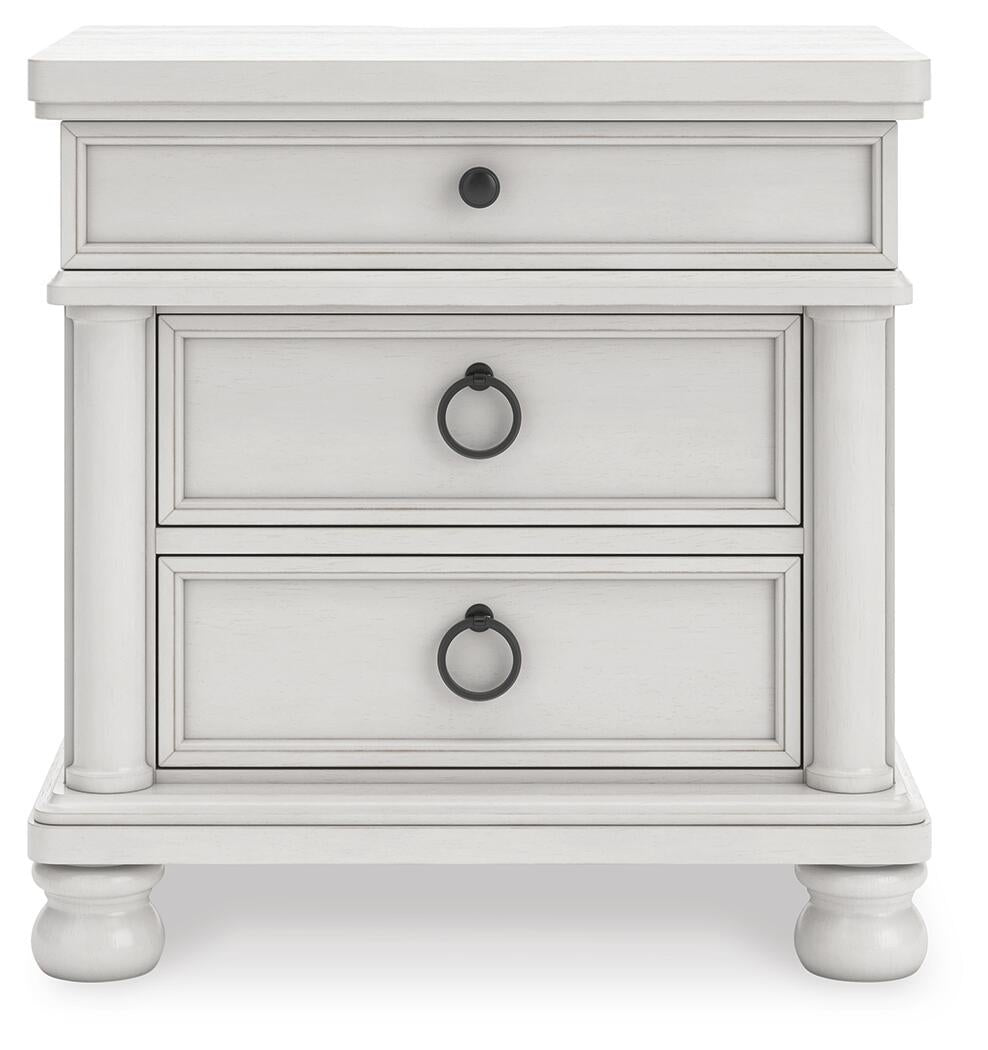 Chadworth California  Poster Bed, Dresser, Mirror And Nightstand