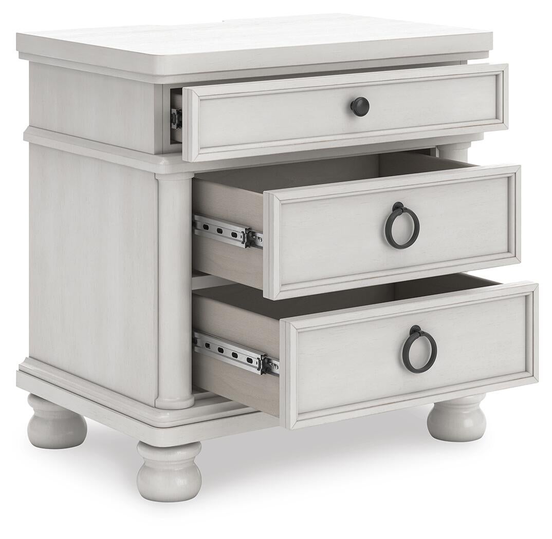 Chadworth California  Poster Bed, Dresser, Mirror And Nightstand