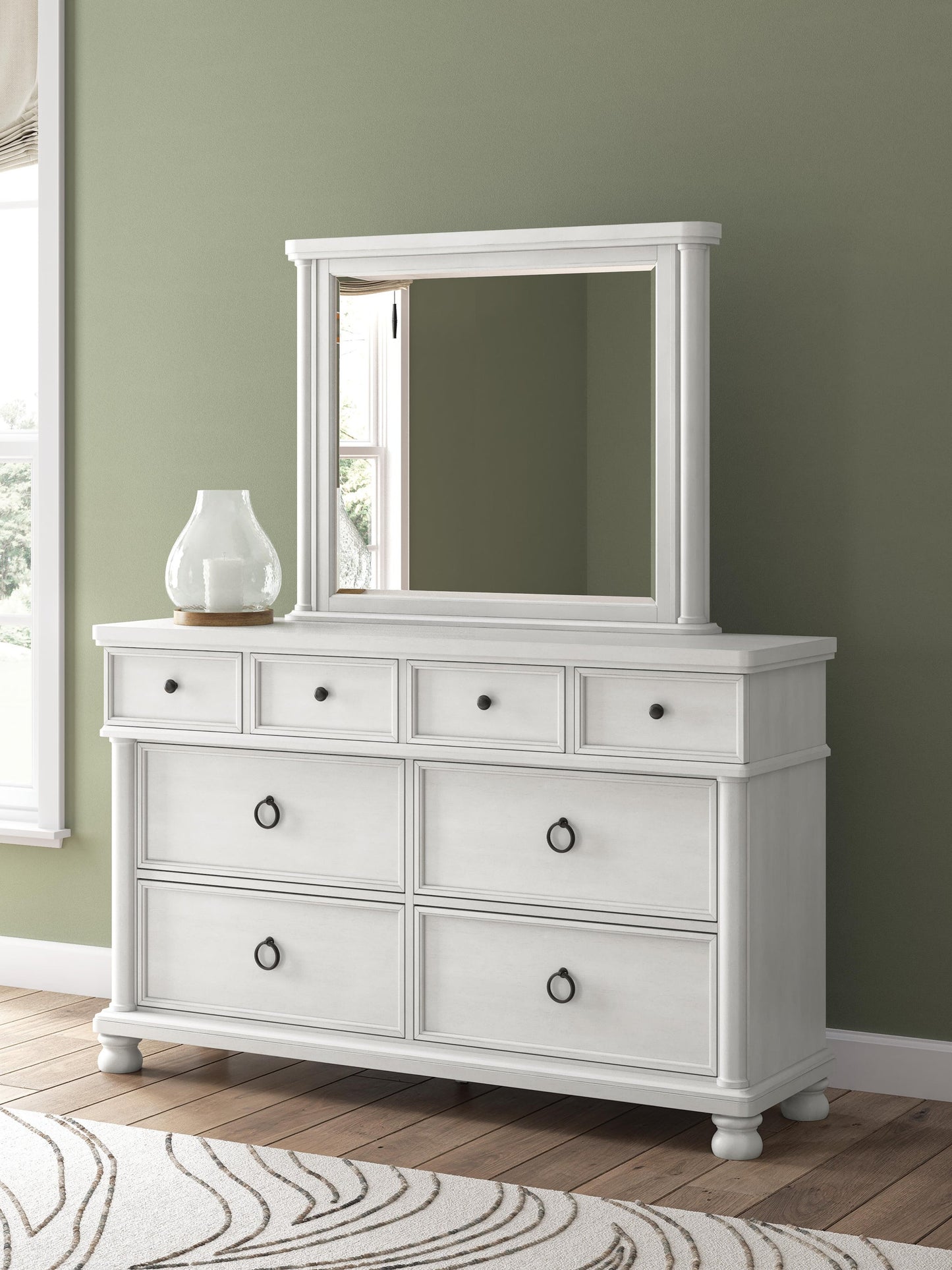 Chadworth California  Poster Bed, Dresser, Mirror And Nightstand