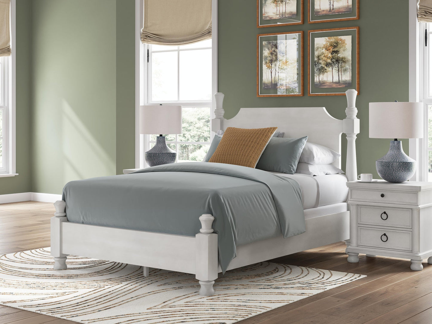 Chadworth  Poster Bed, Dresser And Mirror