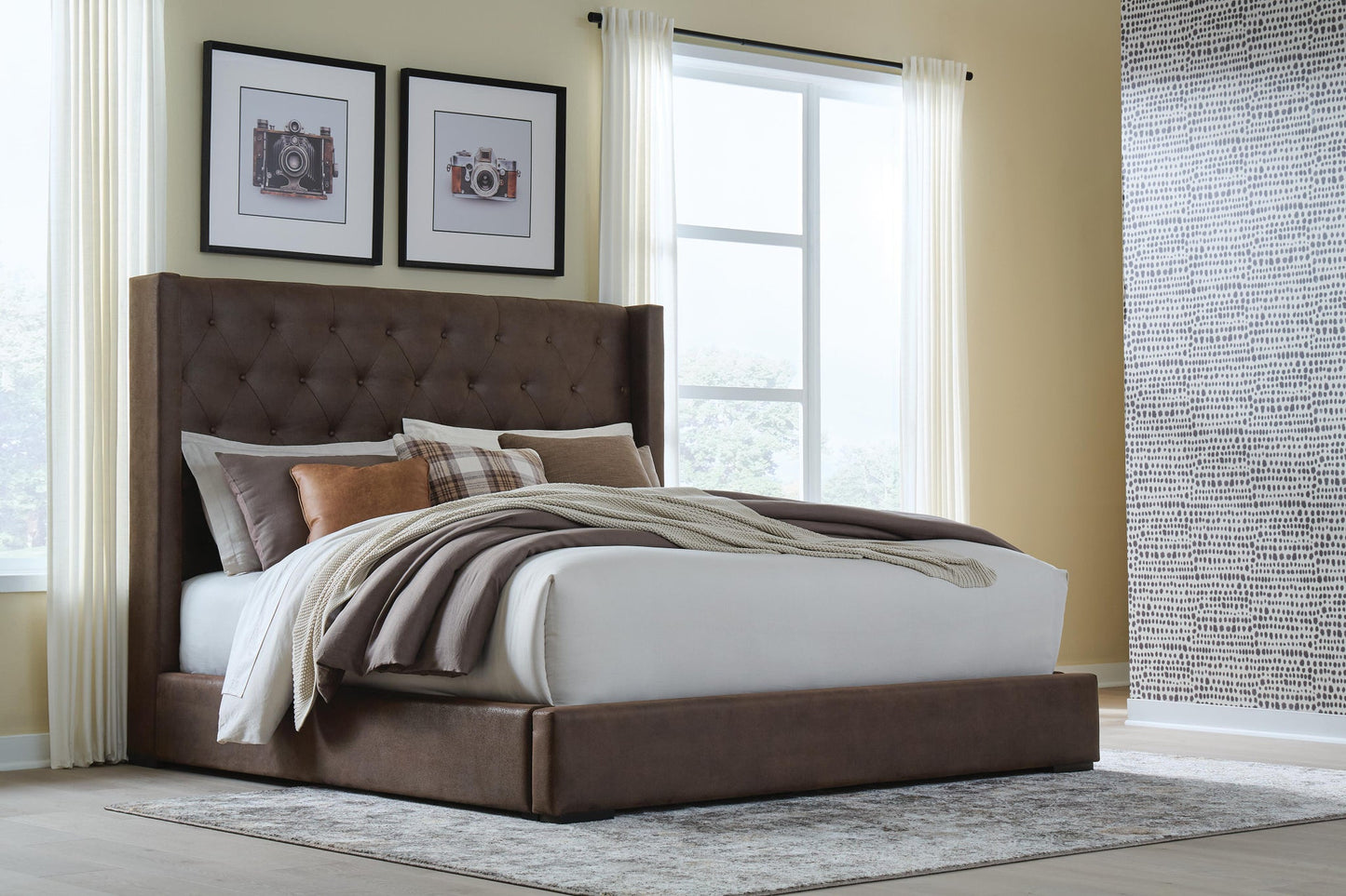 Lavernty  Upholstered Storage Bed