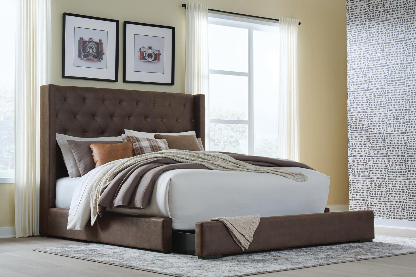 Lavernty  Upholstered Storage Bed