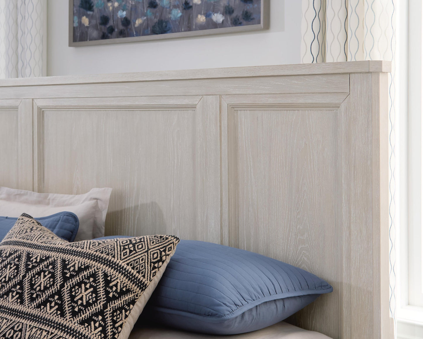 Darbonton California  Panel Storage Bed