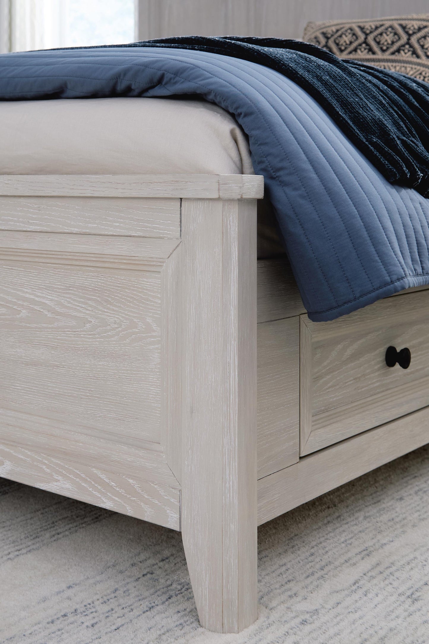 Darbonton California  Panel Storage Bed