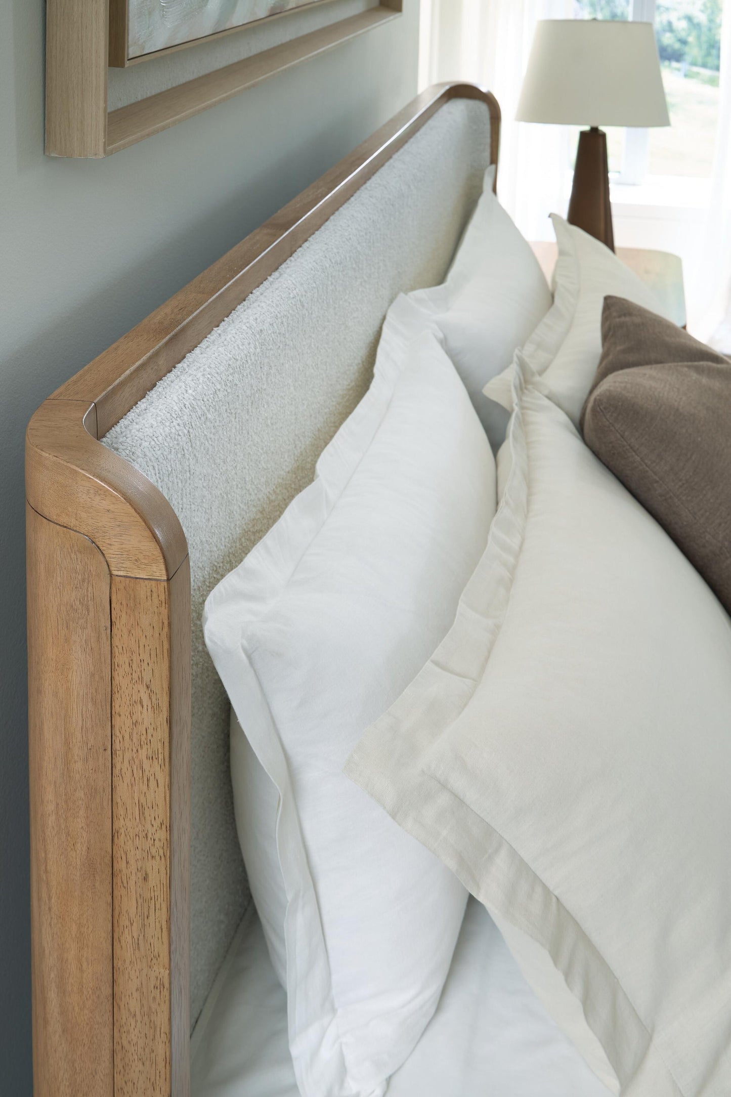 Pamaria  Upholstered Bed