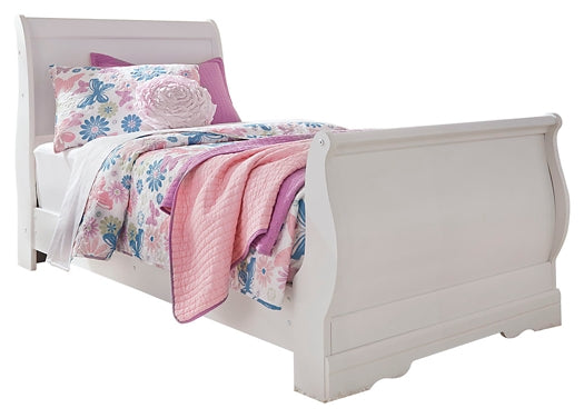 Anarasia  Sleigh Bed With Mirrored Dresser, Chest And 2 Nightstands