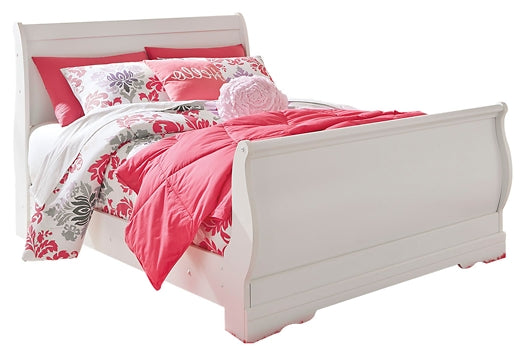 Anarasia  Sleigh Bed With Mirrored Dresser And Chest
